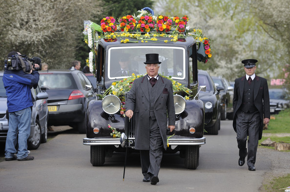 'Albins' - Barry leads a funeral